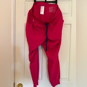 Figs Zamora Jogger Petite size L in Ultra Rose